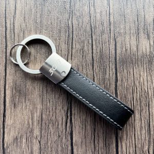 ☆未使用！ 【PEUGEOT】 プジョー308 メタル＆レザーキーホルダー ☆彡